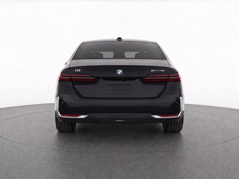 Used 2024 BMW i5 eDrive40i w/ Convenience Package RWD image 4