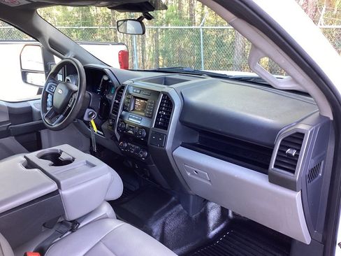 Used 2022 Ford F250 XL w/ Power Equipment Group image 29