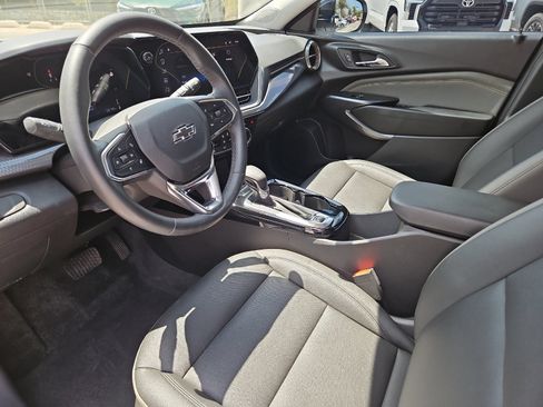 Used 2025 Chevrolet Trax ACTIV w/ Driver Confidence Package FWD image 9