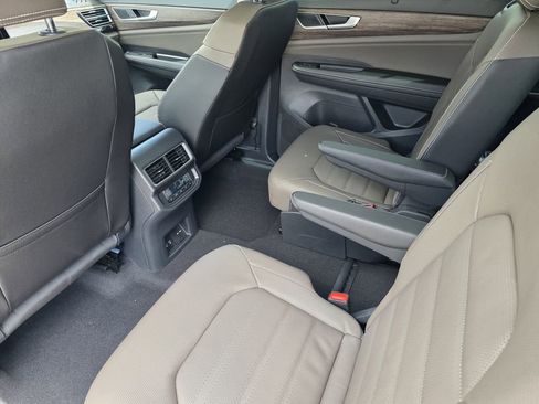 New 2026 Volkswagen Atlas SEL image 19