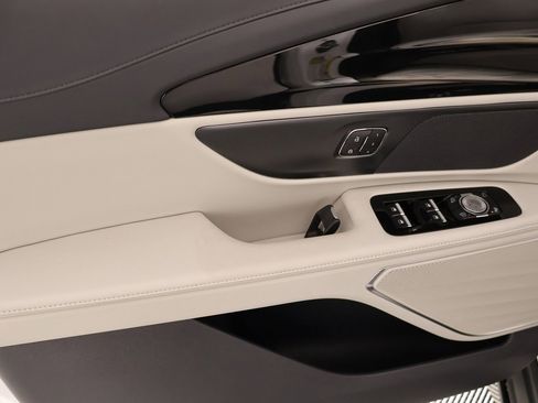 New 2026 Lincoln Nautilus Premier image 15