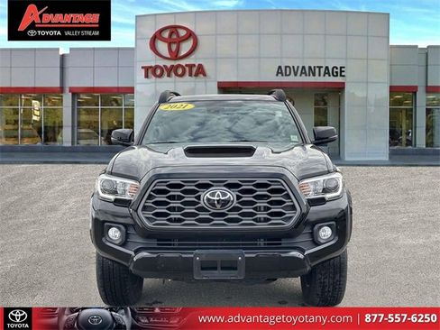 Used 2021 Toyota Tacoma TRD Sport w/ TRD Premium Sport Package image 2