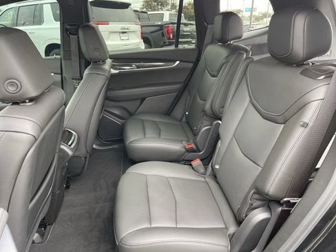 Used 2024 Cadillac XT6 Sport w/ Technology Package AWD/4WD image 23