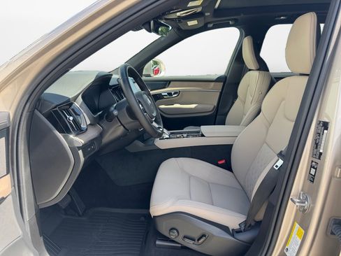 New 2026 Volvo XC90 T8 Plus w/ Protection Package Premier AWD/4WD image 9