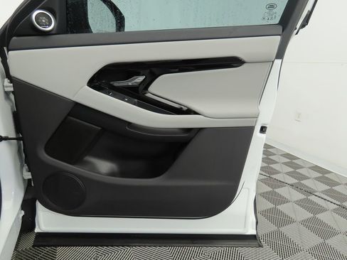 Used 2024 Land Rover Range Rover Evoque Dynamic SE image 24
