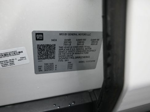 Certified 2024 Chevrolet Tahoe High Country w/ Advanced Technology Package image 9