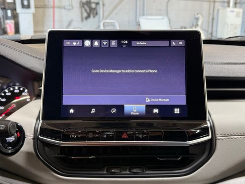 Used 2025 Jeep Compass Limited image 12