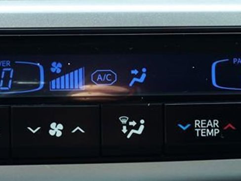 Used 2019 Toyota Highlander XLE image 47