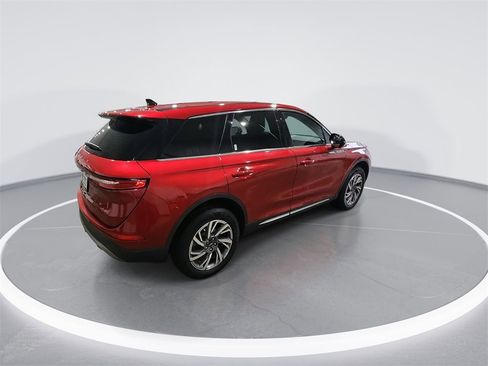 Used 2025 Lincoln Corsair AWD w/ Equipment Group 101A image 8