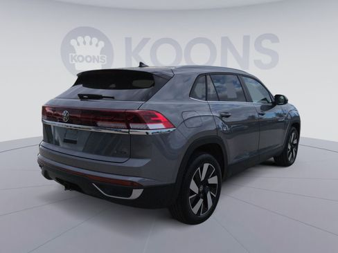 Used 2025 Volkswagen Atlas Cross Sport SE image 7