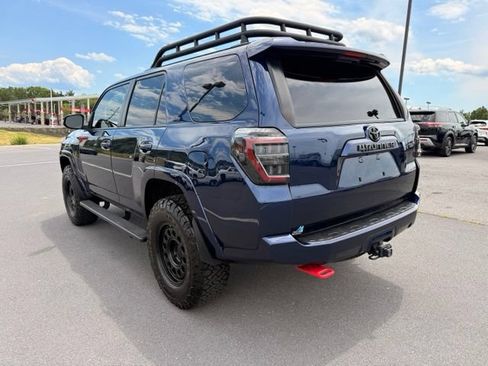 Used 2021 Toyota 4Runner SR5 AWD/4WD image 7