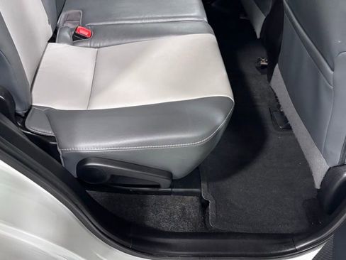 Used 2014 Toyota RAV4 Limited w/ Technology Package AWD/4WD image 24