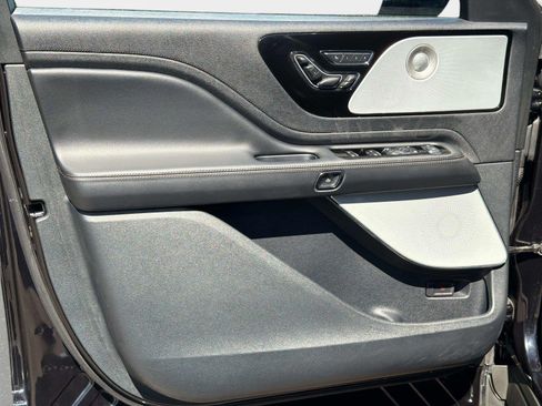 Used 2025 Lincoln Aviator Reserve w/ Equipment Group 201A AWD/4WD image 37