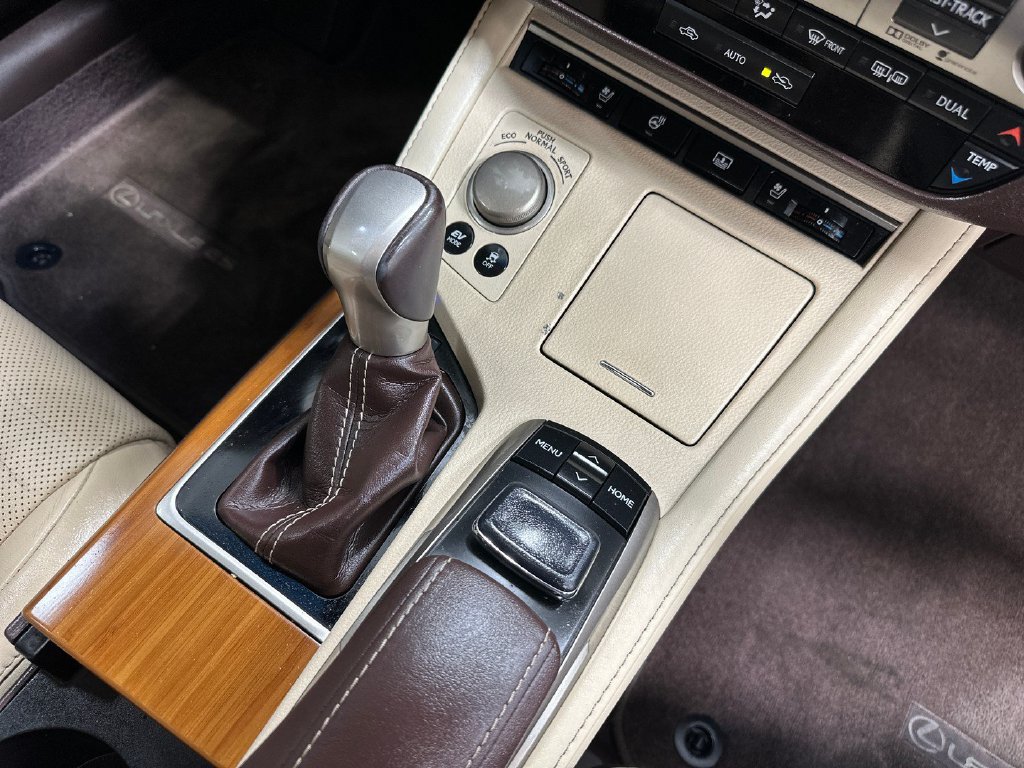 Used 2016 Lexus ES 300h w/ Luxury Package w/Wood Trim FWD image 21