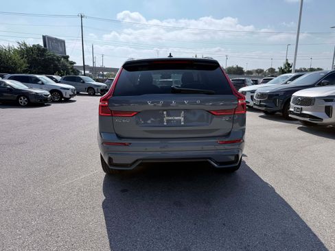 Certified 2024 Volvo XC60 B5 Plus w/ Protection Package Premier AWD/4WD image 5