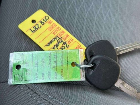 Used 2018 Toyota Tacoma SR5 image 42