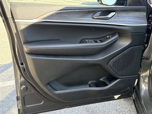 New 2026 Jeep Grand Cherokee Laredo image 21