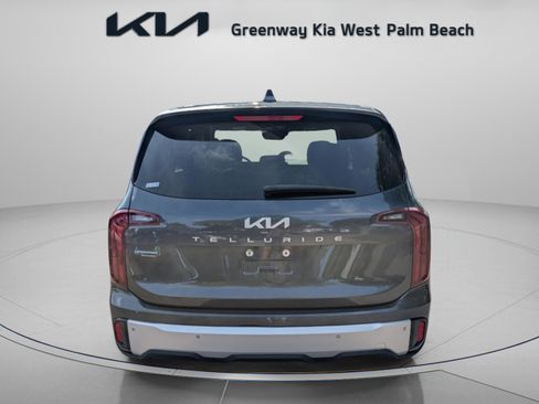 Certified 2024 Kia Telluride LX image 7
