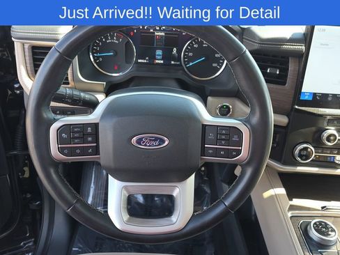 Used 2024 Ford Expedition Limited image 15
