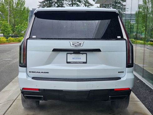 New 2026 Cadillac Escalade ESV Platinum Sport w/ LPO, ONYX Package AWD/4WD image 4