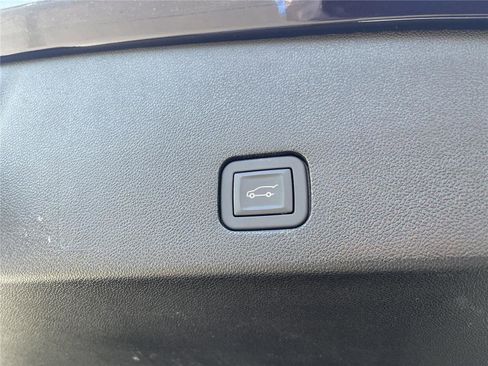 Certified 2025 Cadillac XT6 Premium Luxury AWD/4WD image 48