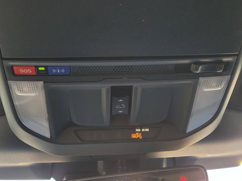 Used 2025 Subaru Forester Premium AWD/4WD image 31