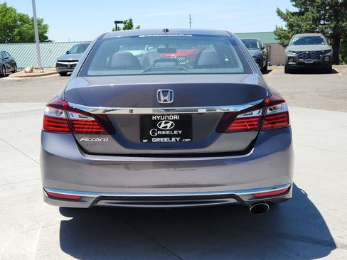 Used 2016 Honda Accord EX image 4