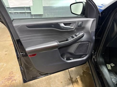 New 2026 Ford Escape ST-Line Select w/ Tech Pack #2 AWD/4WD image 17