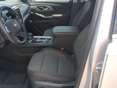 Used 2020 Chevrolet Traverse LT FWD image 15