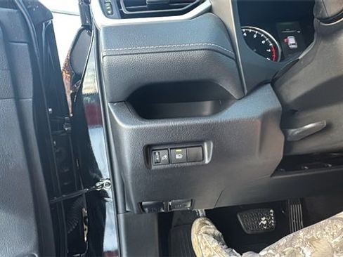 Used 2021 Toyota RAV4 LE image 13