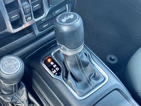 Used 2024 Jeep Wrangler High Altitude AWD/4WD image 28