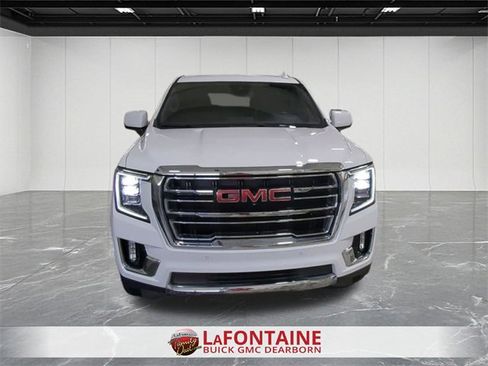Used 2023 GMC Yukon SLT w/ SLT Premium Package image 3