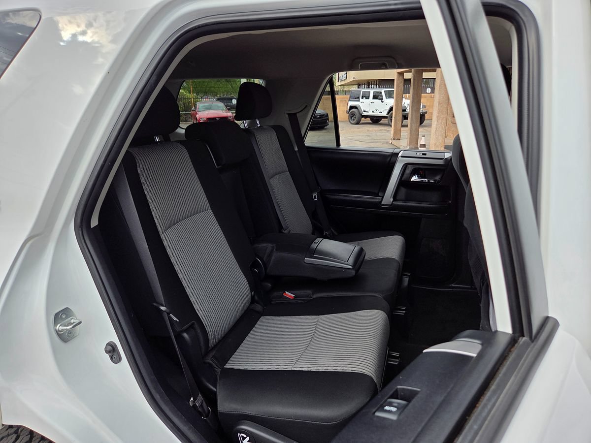 Used 2018 Toyota 4Runner SR5 AWD/4WD image 56