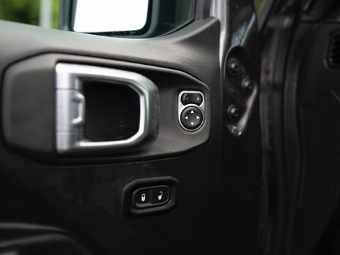 Used 2023 Jeep Gladiator Sport AWD/4WD image 15
