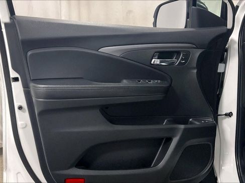 Used 2021 Honda Pilot Black Edition image 9