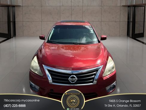 Used 2013 Nissan Altima 3.5 SL w/ Technology Pkg image 2