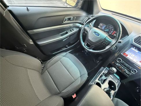 Used 2019 Ford Explorer XLT w/ Equipment Group 201A FWD image 10