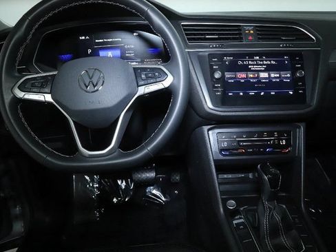 Certified 2024 Volkswagen Tiguan SE AWD/4WD image 31