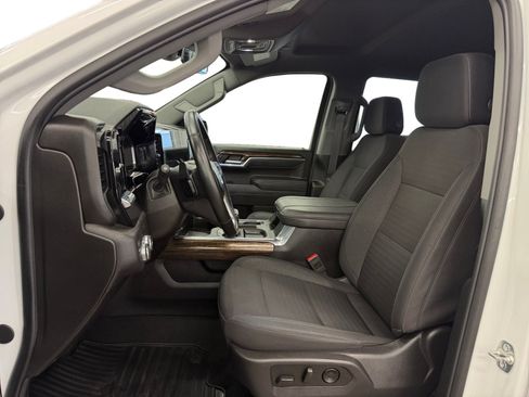 Used 2025 GMC Sierra 1500 Elevation w/ Preferred Package AWD/4WD image 9