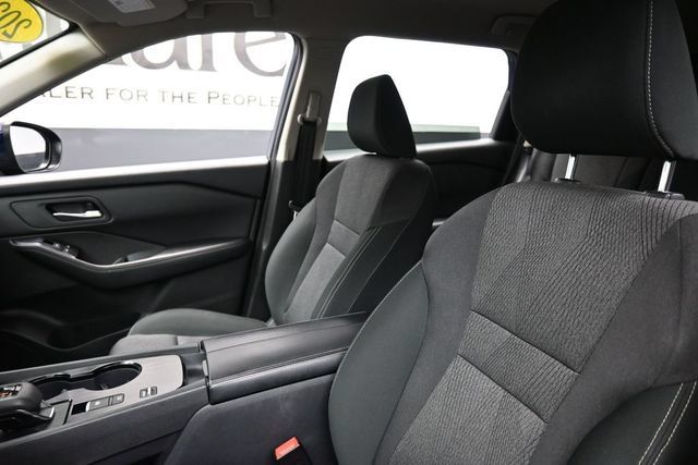Used 2024 Nissan Rogue SV FWD image 17