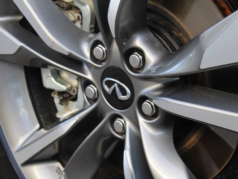 Certified 2025 INFINITI QX60 Luxe image 9