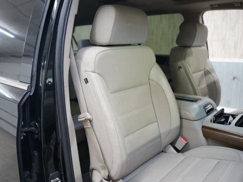 Used 2019 GMC Yukon XL Denali w/ Denali Ultimate Package image 23