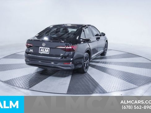 Used 2024 Volkswagen Jetta SE w/ Black Wheel Package FWD image 9