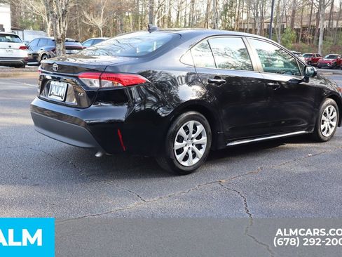 Used 2025 Toyota Corolla LE image 6
