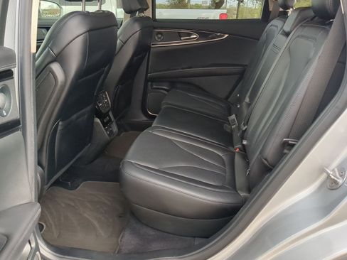 Used 2022 Lincoln Nautilus Reserve w/ Luxury Package image 22