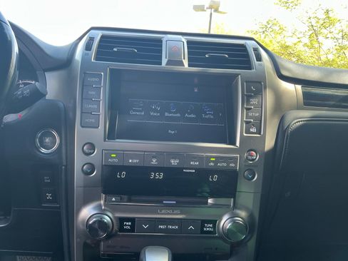 Used 2020 Lexus GX 460 Premium w/ Premium Package AWD/4WD image 9
