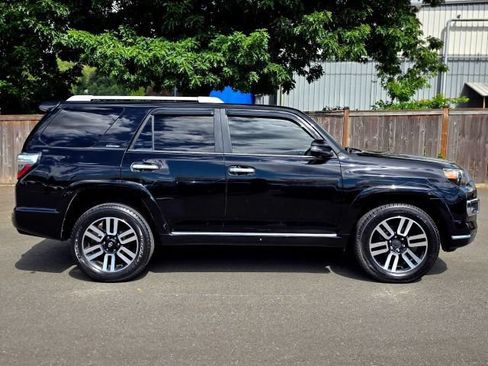 Used 2018 Toyota 4Runner Limited AWD/4WD image 11
