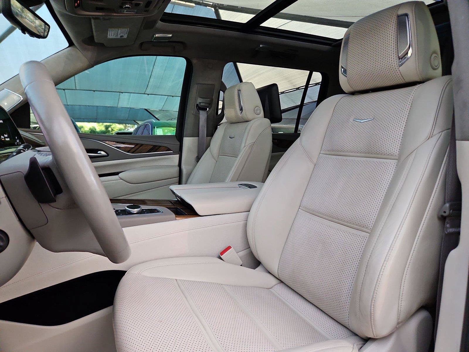 Used 2022 Cadillac Escalade ESV Premium Luxury Platinum AWD/4WD image 28