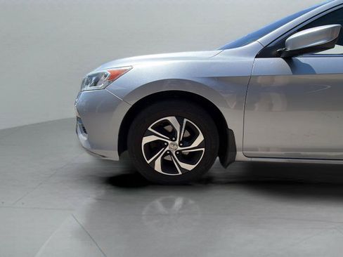 Used 2017 Honda Accord LX image 34