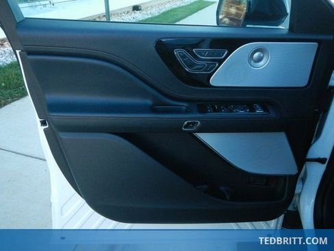 Used 2025 Lincoln Aviator Black Label w/ Jet Appearance Package image 25